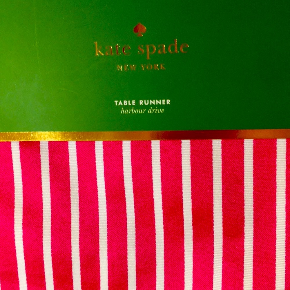 kate spade Table Runner Vivid Pink, Harbour Drive